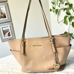 Authentic Michael Kors Signature Tan Beige Leather Jet Set Tote classic original